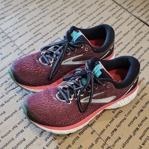 Brooks Ghost 11 Women's Athletic Shoes - Burgundy and Black